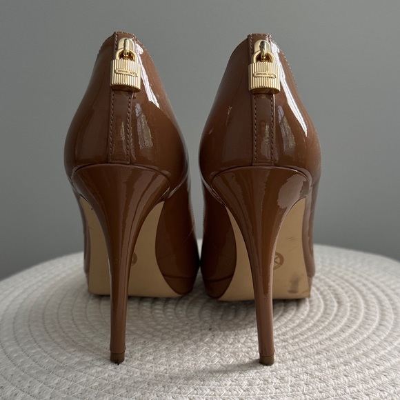 Michael Kors Tan Patent Leather Platform Heels Size 7 - Picture 2 of 5